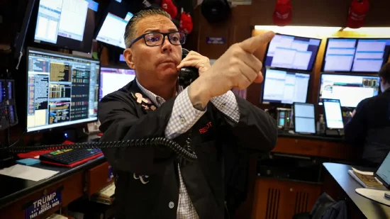 亿海智投 开盘：美股周二低开 市场关注财报与美联储政策动向