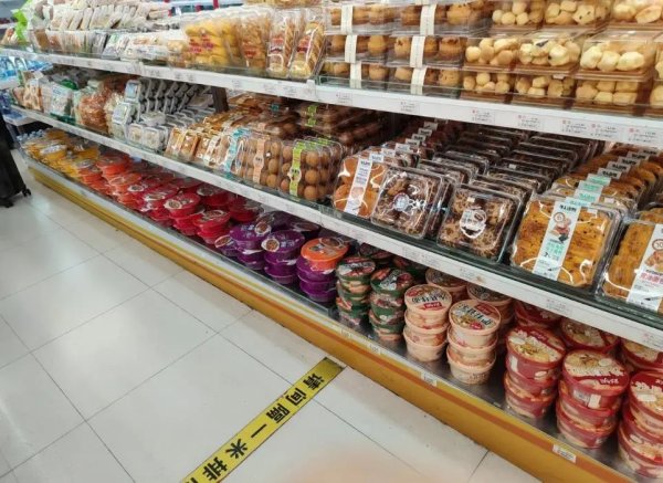 富灯网  网友称广州东站内商店停售泡面，工作人员：确已全部下架